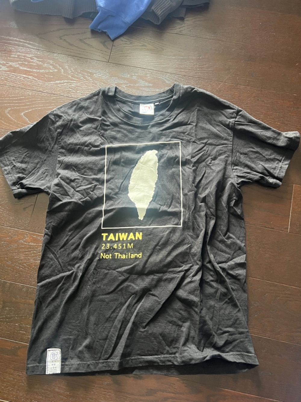 Black Taiwan Graphic Crew Neck T-Shirt
